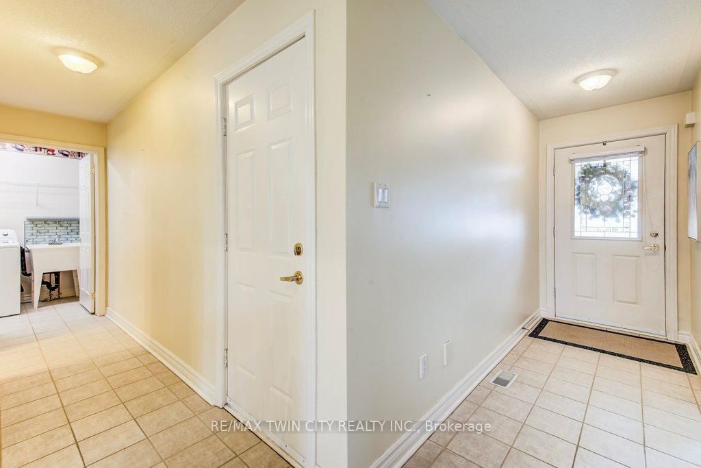 1198 Swan Street, Unit 1 - Photo 4