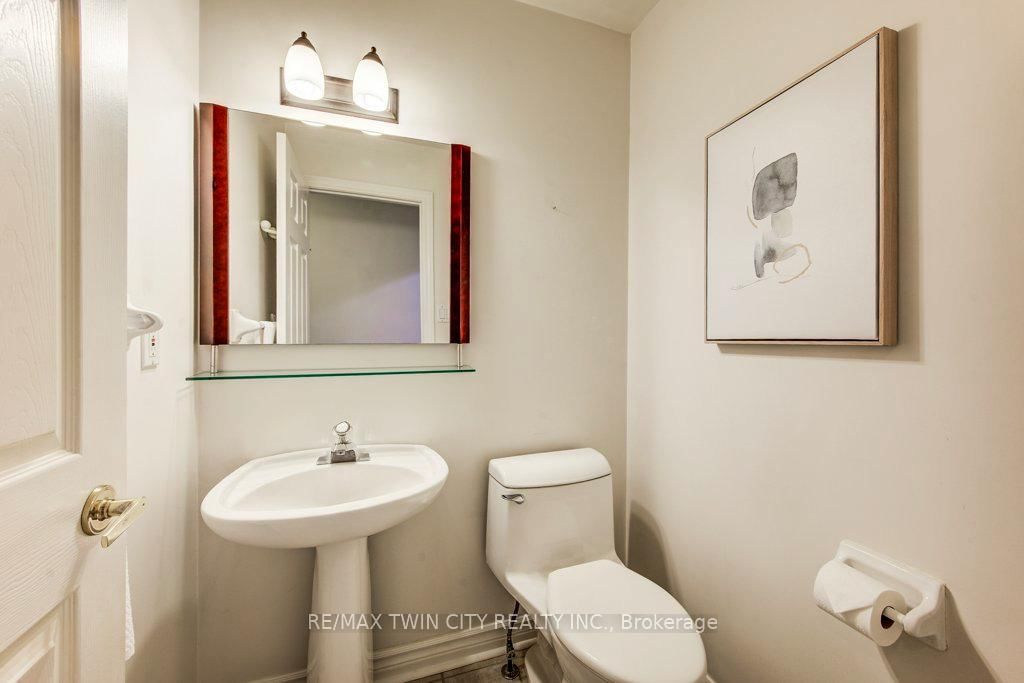 1198 Swan Street, Unit 1 - Photo 9