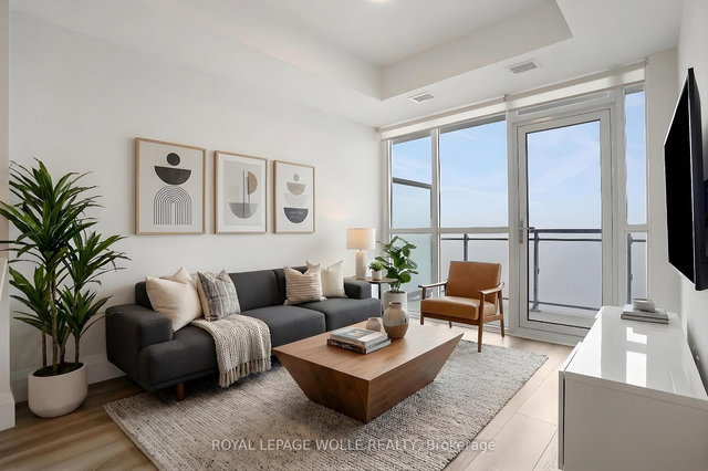 1904 - 60 Charles Street W