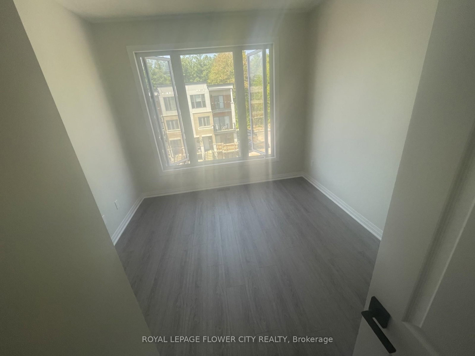 25 ISHERWOOD Avenue, Unit 71 - Photo 4