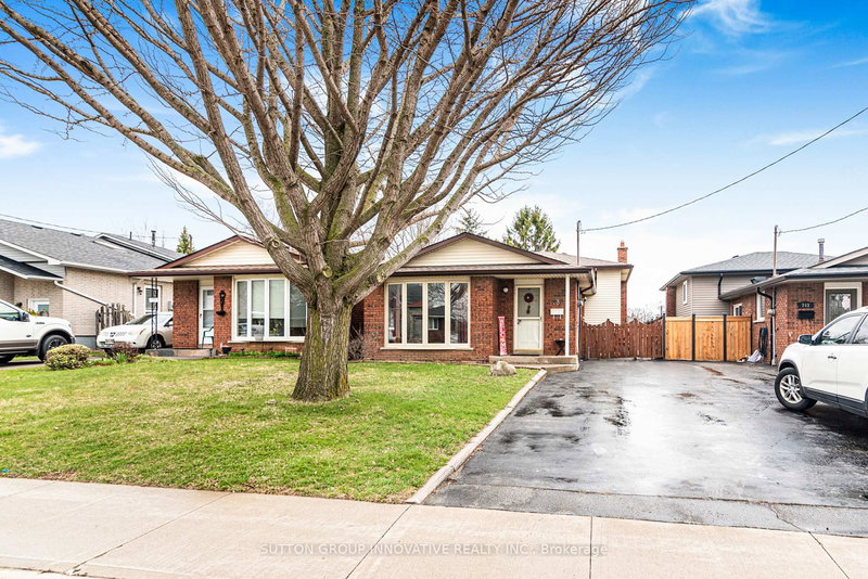 737 Upper Horning Rd, Hamilton, L9C 7R3 | Image 2