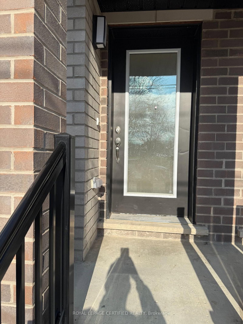 404 - 585 Colborne St E, Brantford, N3S 0K4 | Image 2