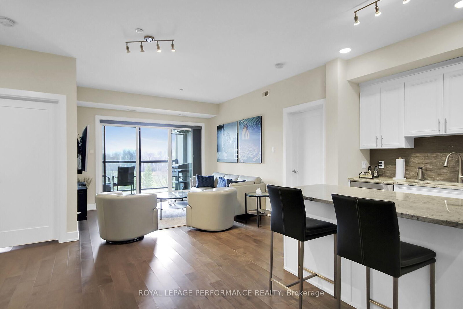 615 Longfields Drive, Unit 408 - Photo 17