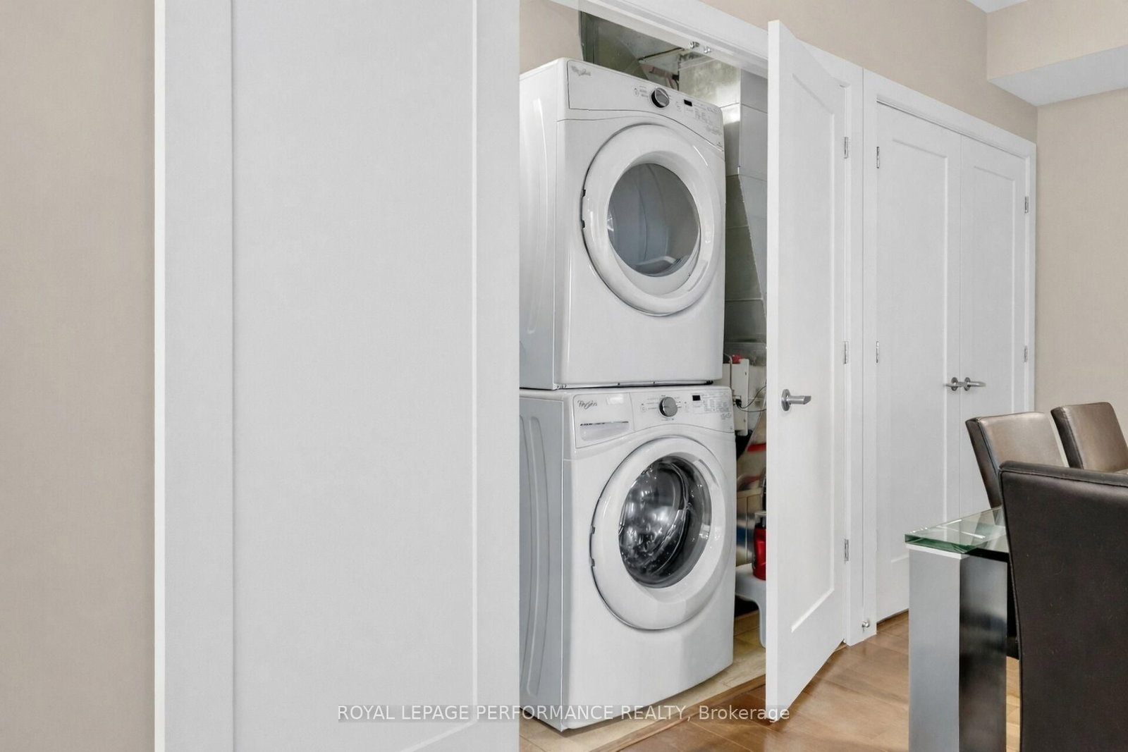 615 Longfields Drive, Unit 408 - Photo 27