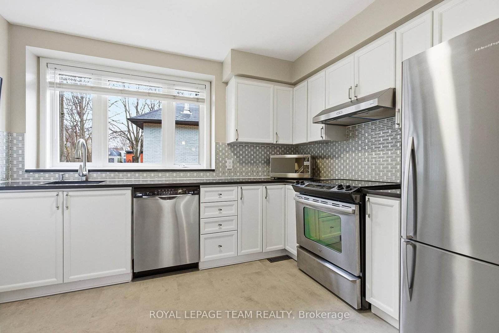 10 CORNERSTONE Private - Photo 12