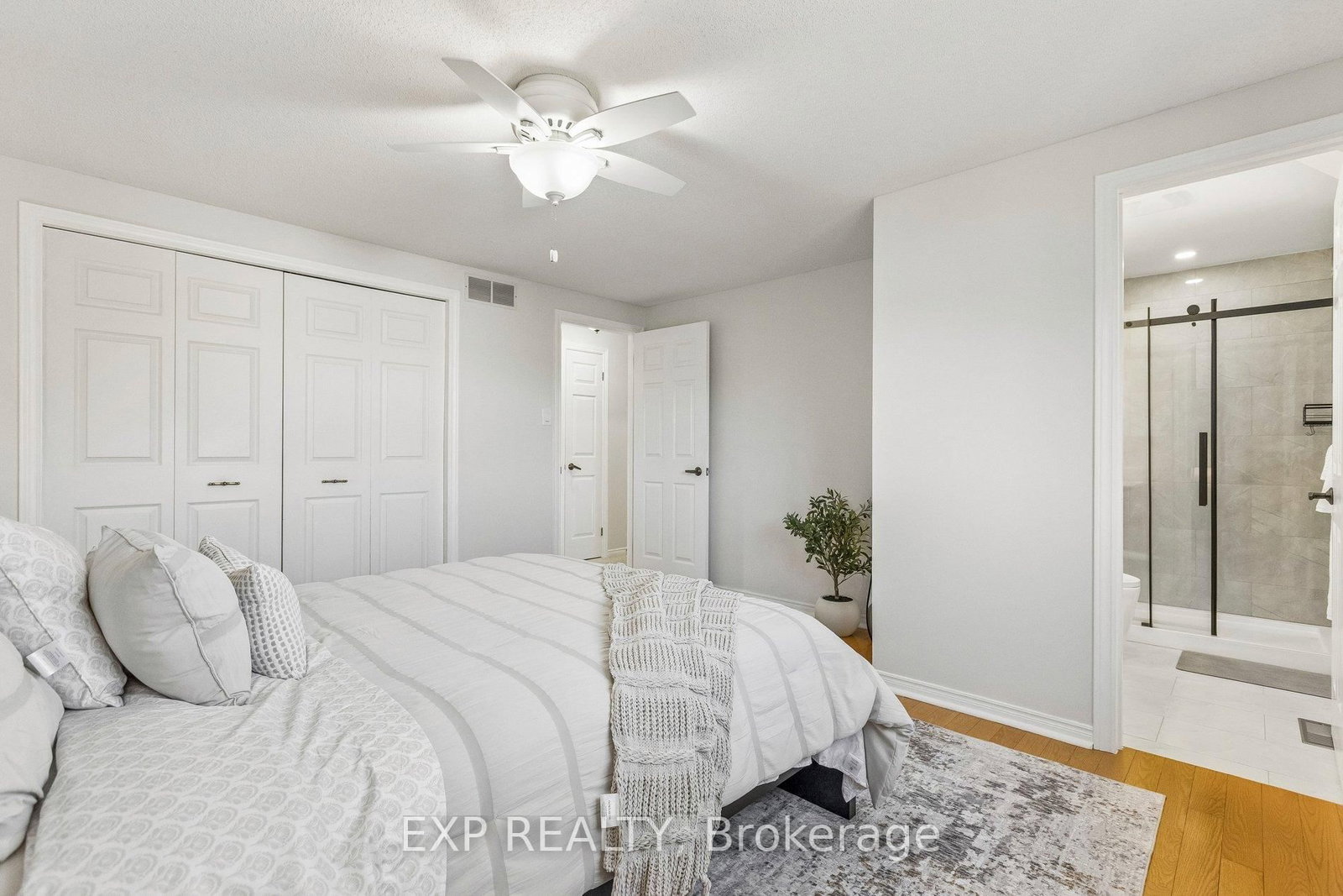 370 Stephanie Drive - Photo 13