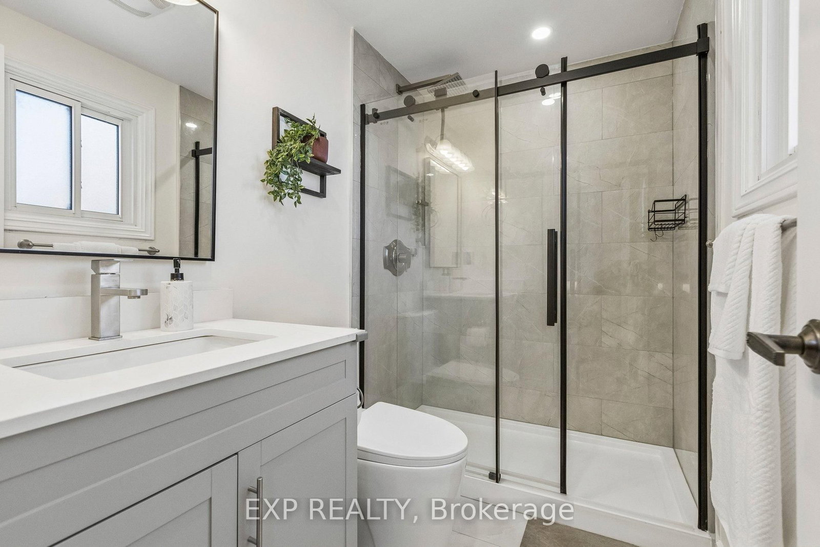 370 Stephanie Drive - Photo 16