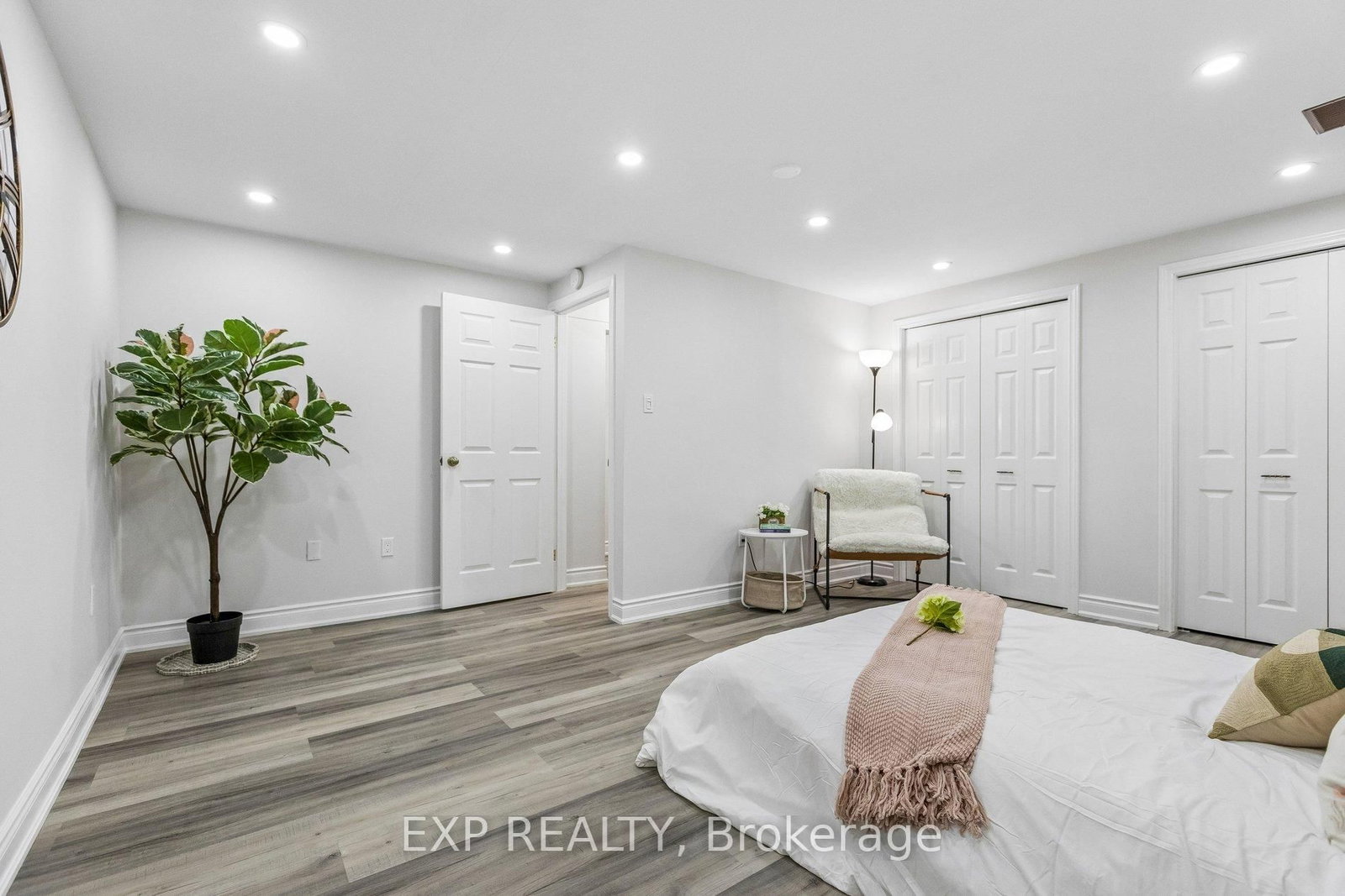 370 Stephanie Drive - Photo 17