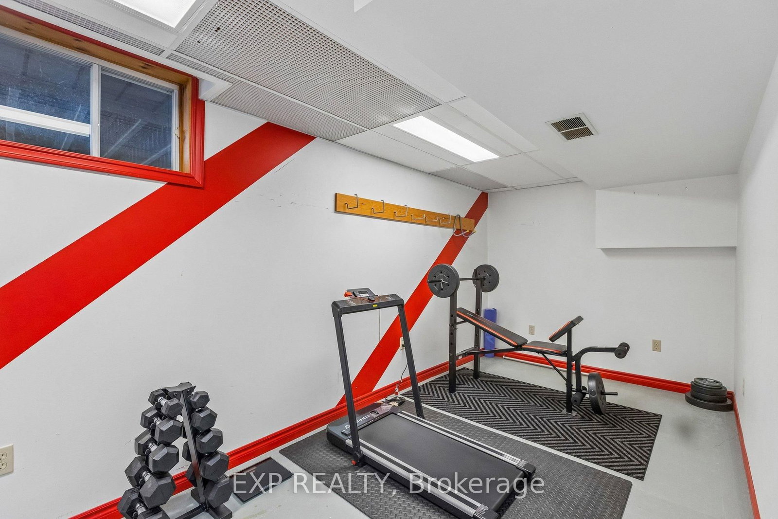 370 Stephanie Drive - Photo 19