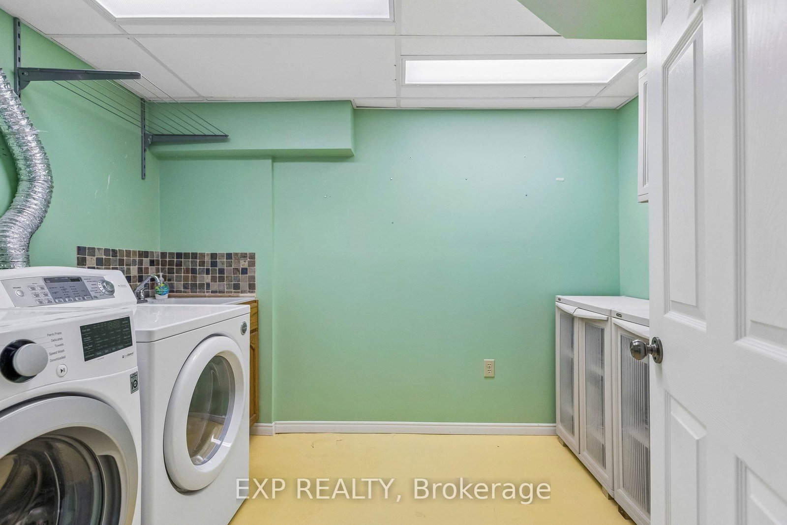 370 Stephanie Drive - Photo 20