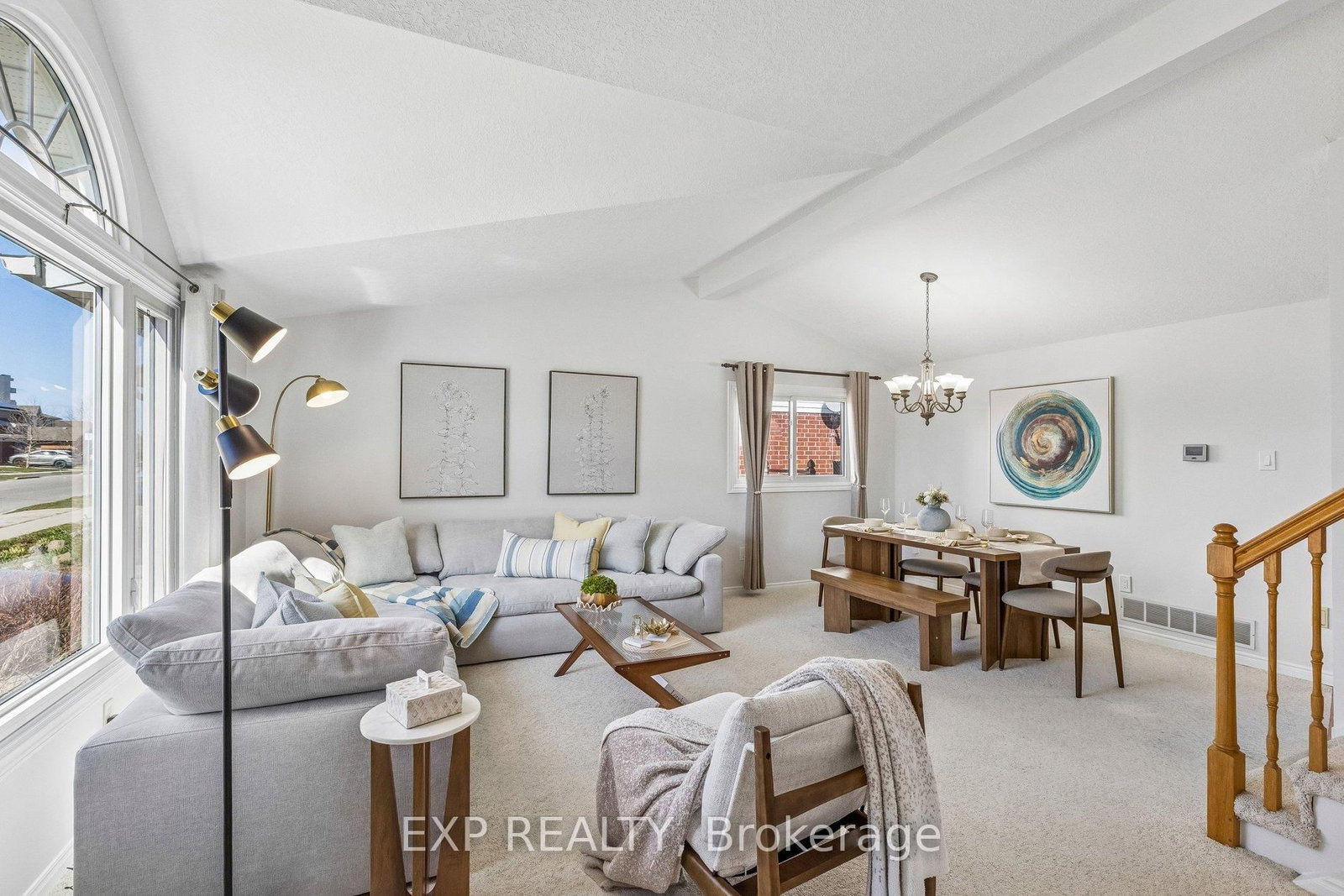 370 Stephanie Drive - Photo 5