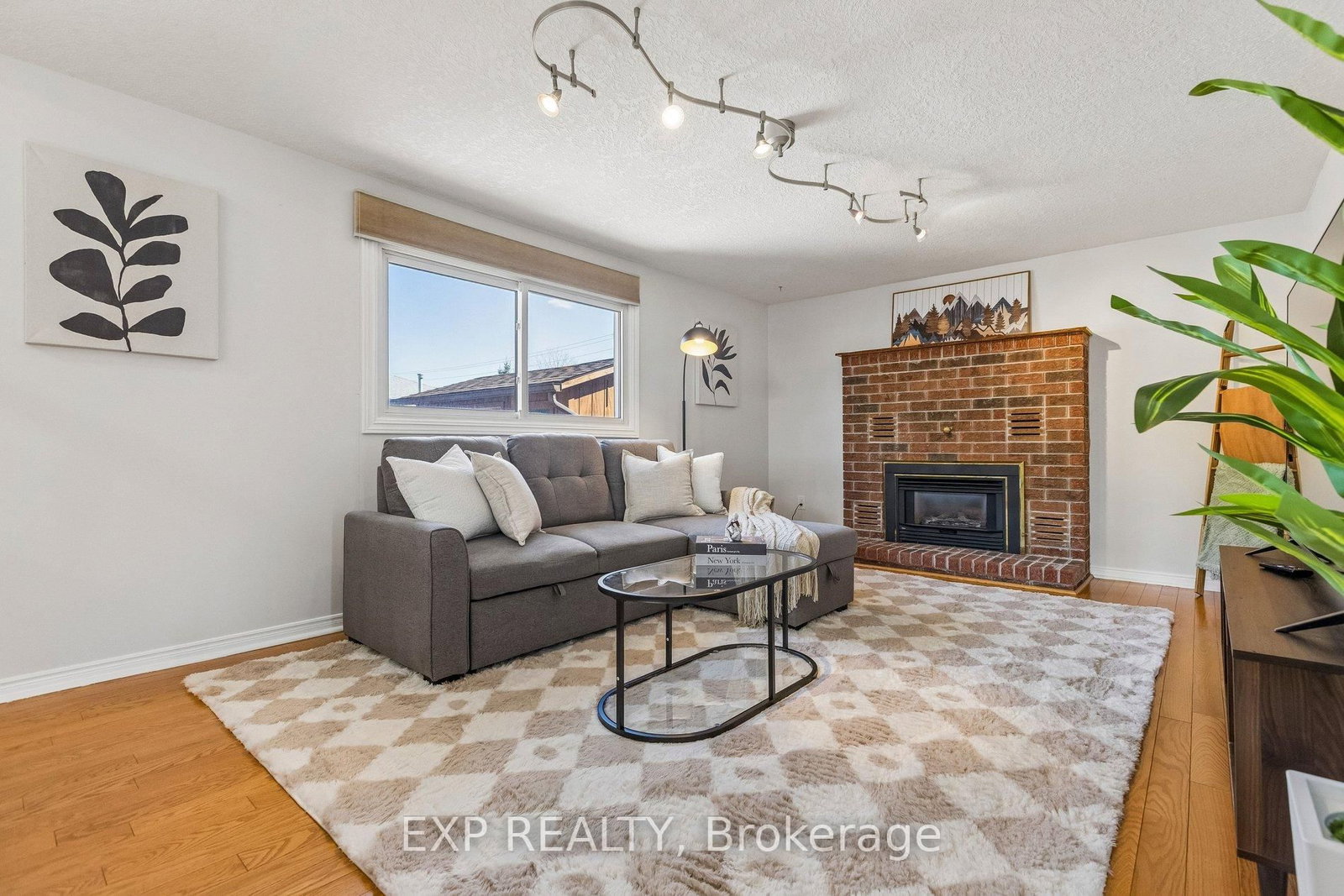 370 Stephanie Drive - Photo 7