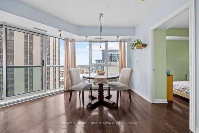 1401 - 445 Laurier Avenue W