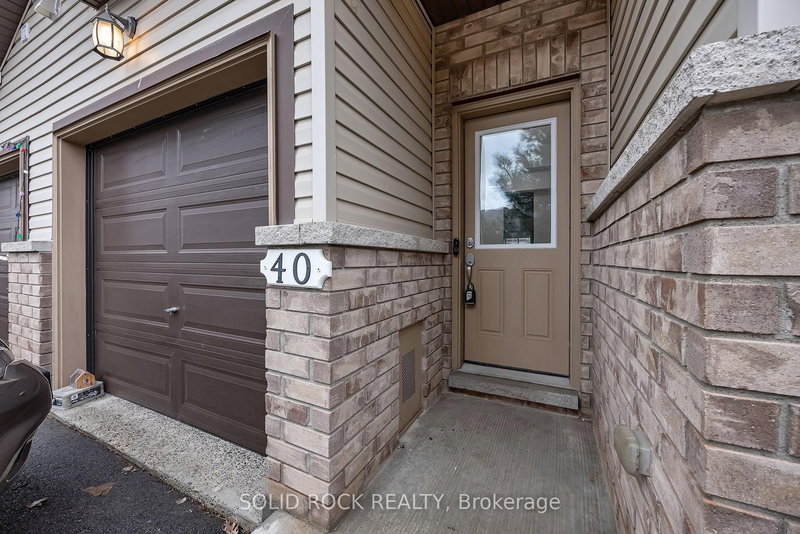40 GORDON FERGUSON Pl, Arnprior, K7S 2X3 | Image 3
