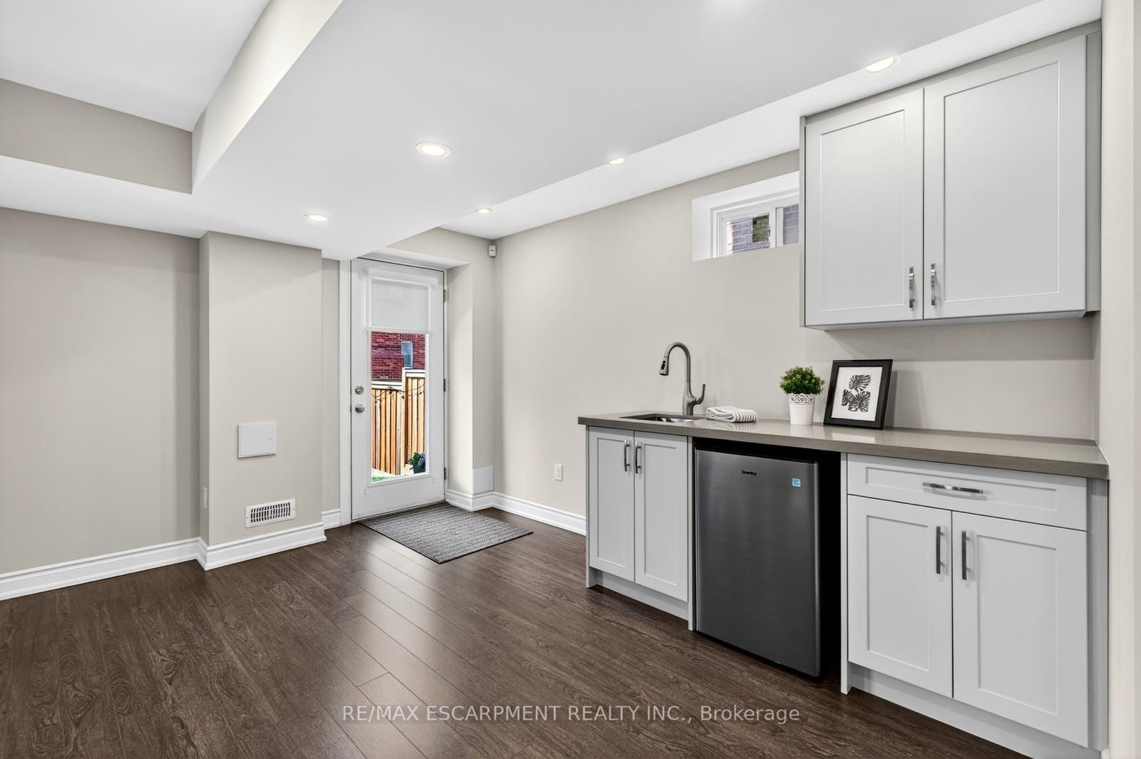 225 Skinner Road S - Photo 39