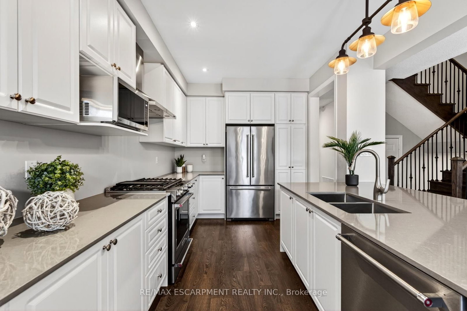 225 Skinner Road S - Photo 7