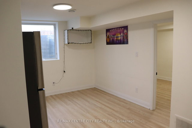 2966 Turner Crescent