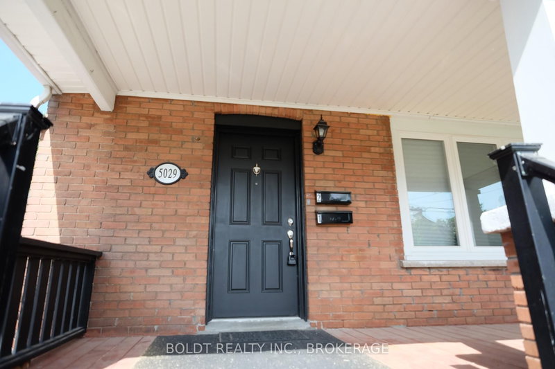 2 - 5029 Fourth Ave, Niagara Falls, L2E 4P5 | Image 2