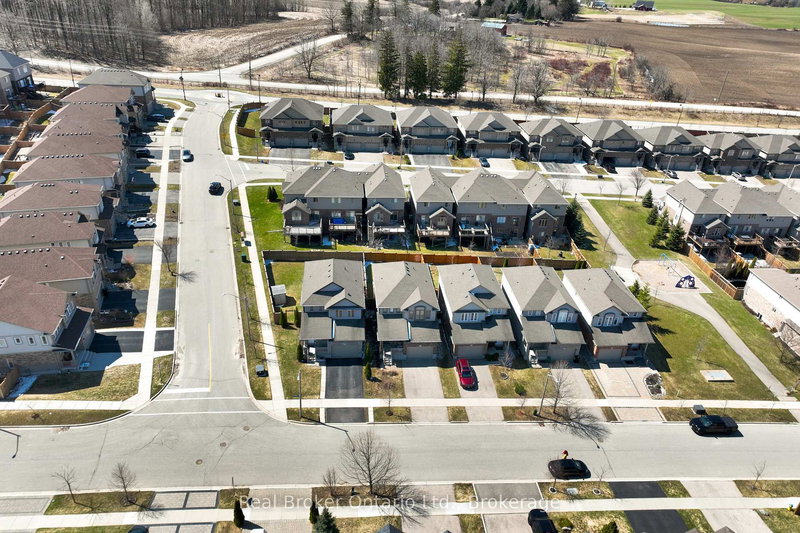 433 Twinleaf St, Waterloo, N2V 0B5 | Image 2