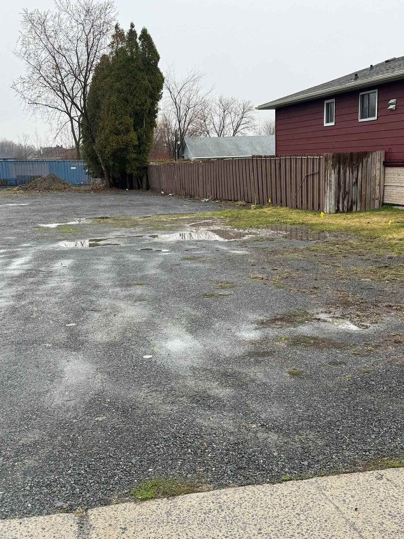 3007 Pitt St, Cornwall, K6K 1A5 | Image 2