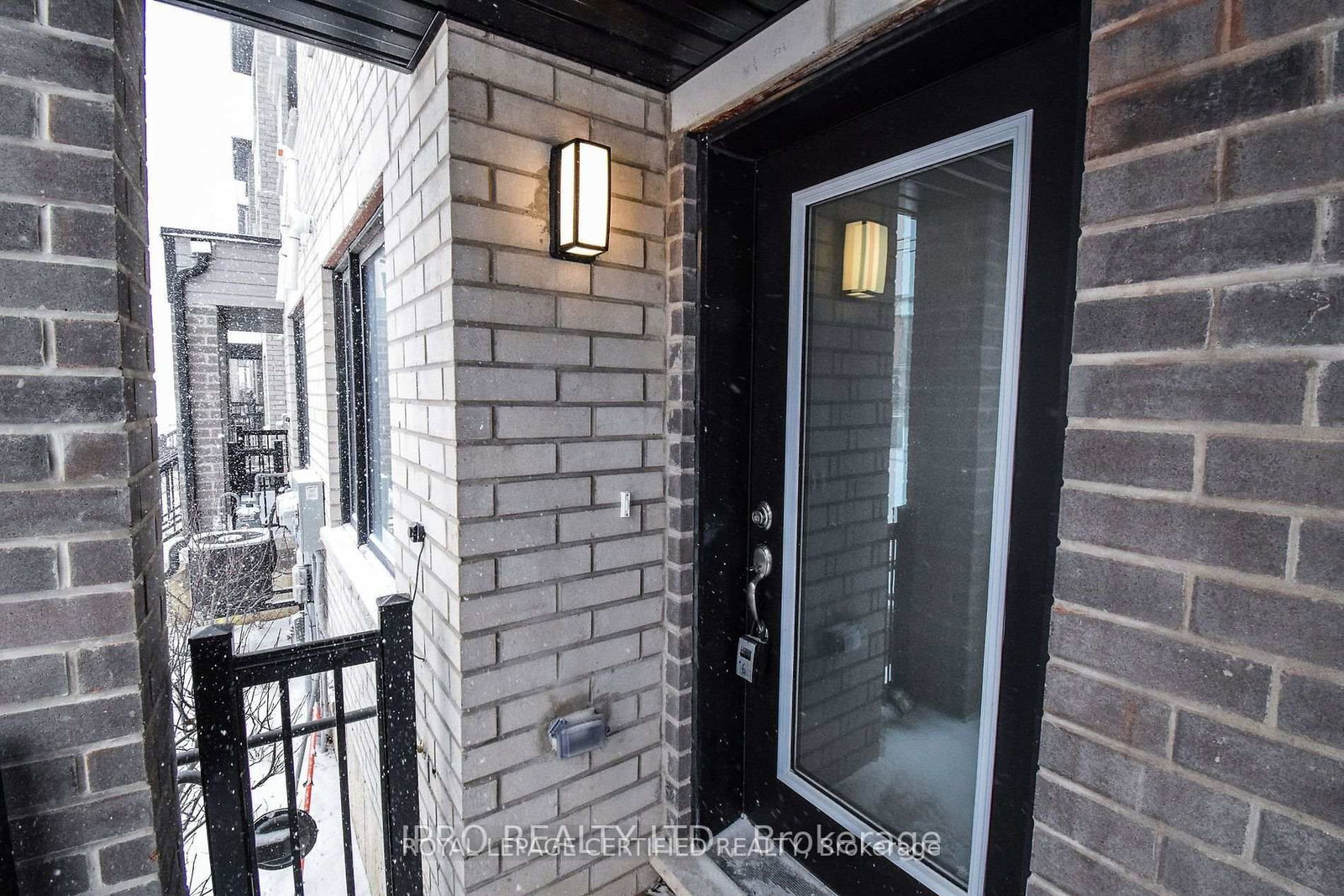 585 Colborne Street E, Unit 404 - Photo 3