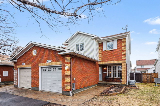 897 Paradise Crescent