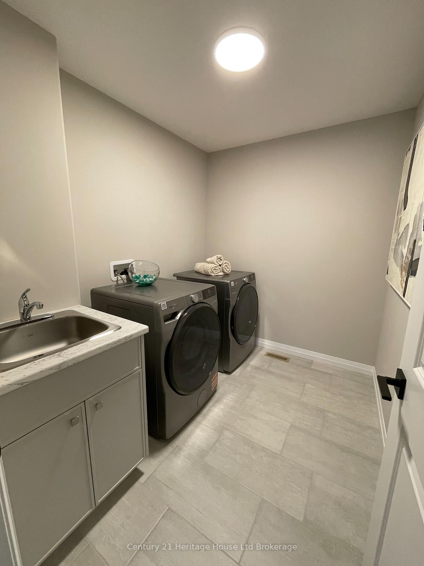 339 Anderson Street • Woodstock, ON photo 4