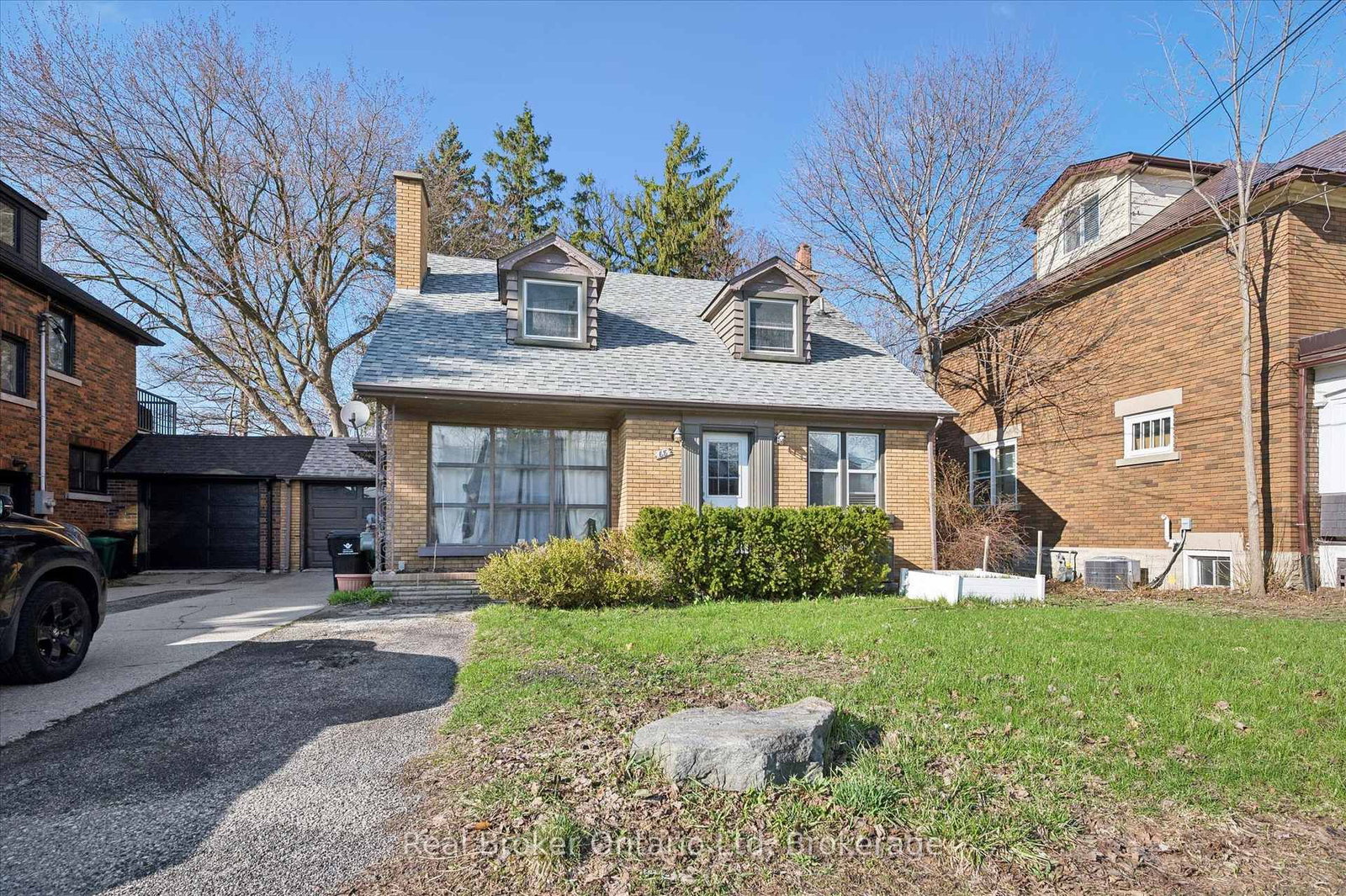 68 Highland Road W, Unit Upper