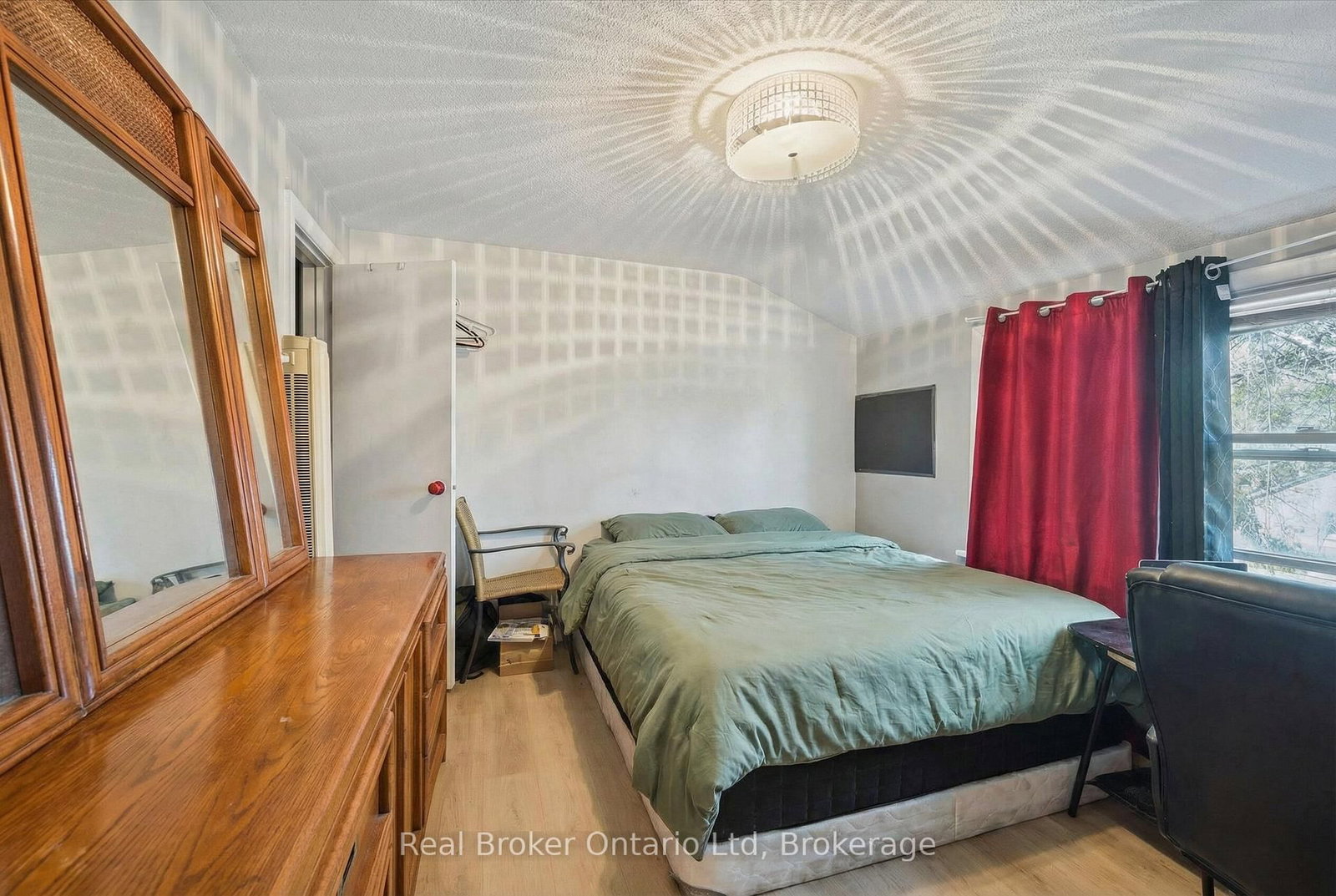 68 Highland Road W, Unit Upper - Photo 9