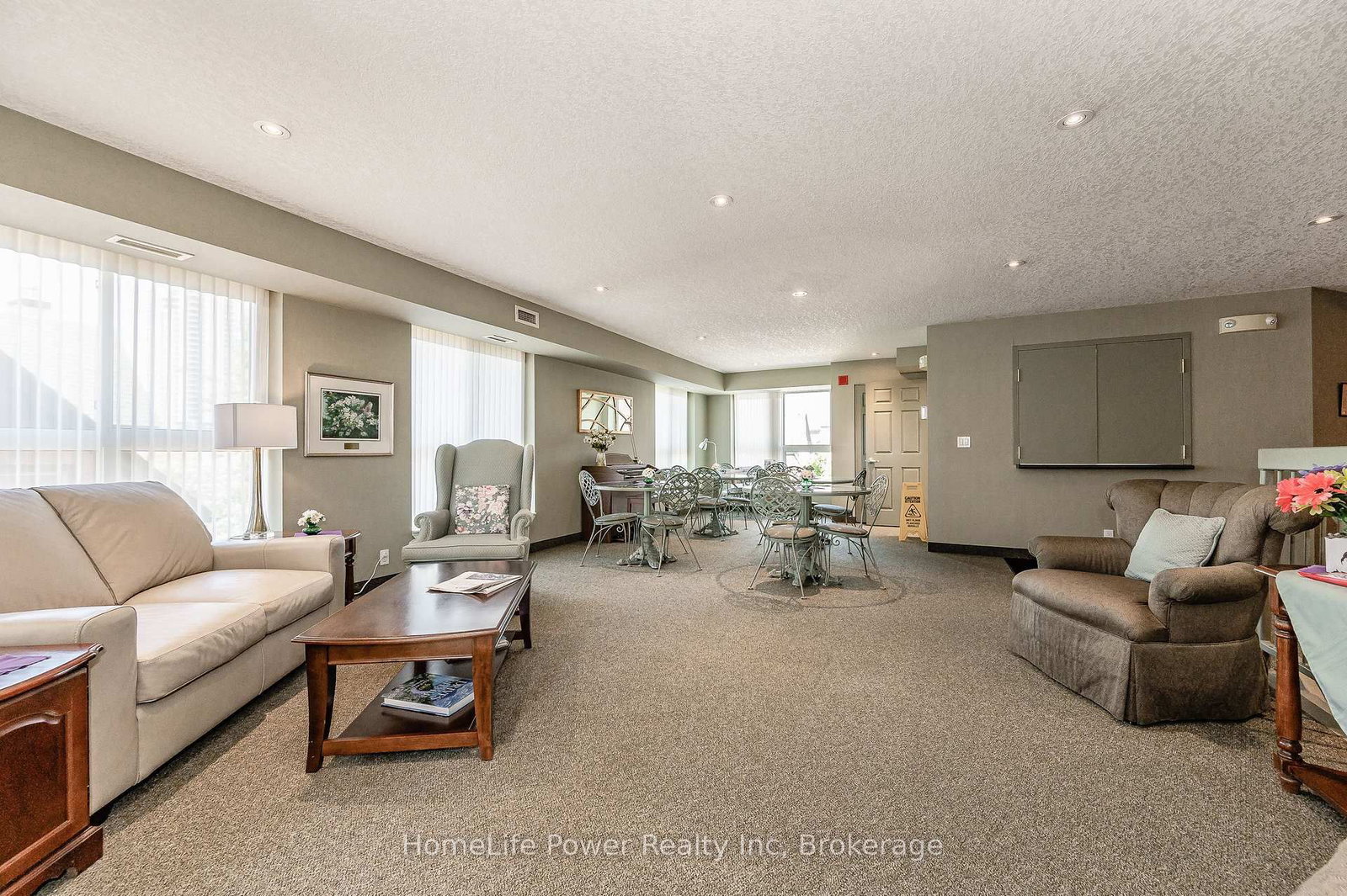 20 ST GEORGE Street, Unit 409 - Photo 34