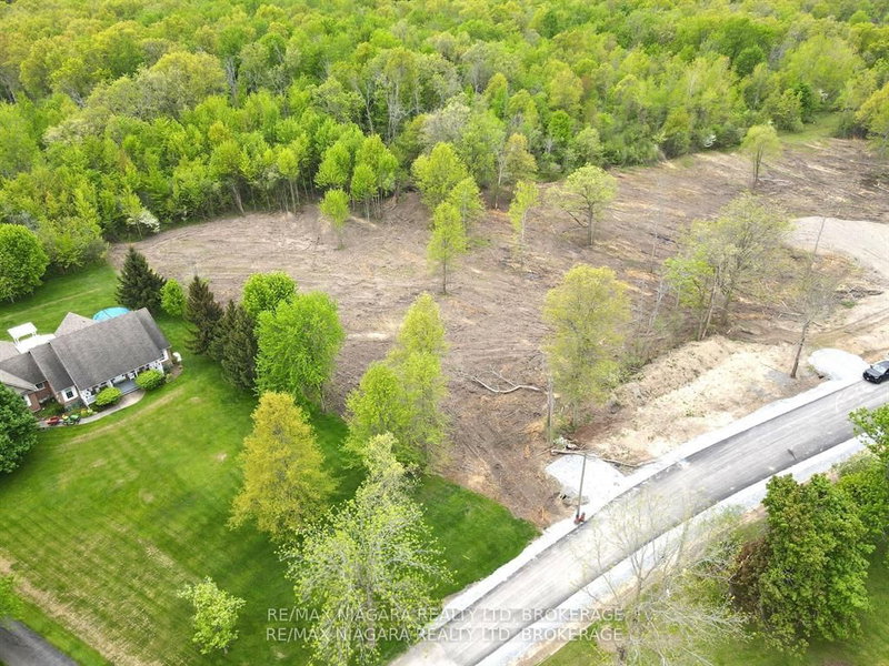 2121 Houck Cres, Fort Erie, L2A 5M4 | Image 2