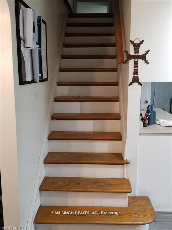 325 Southdale Road E - Photo 7