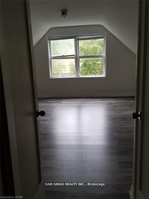 325 Southdale Road E - Photo 8