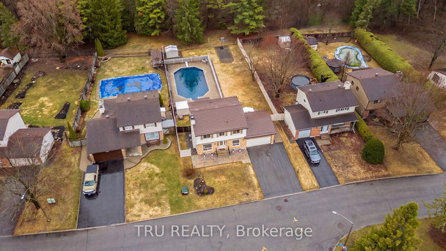 256 Hoylake Crescent