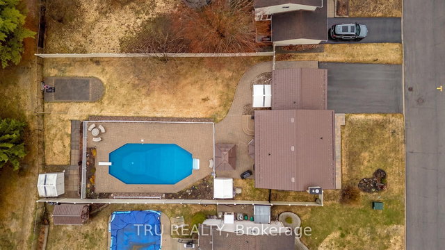 256 Hoylake Crescent