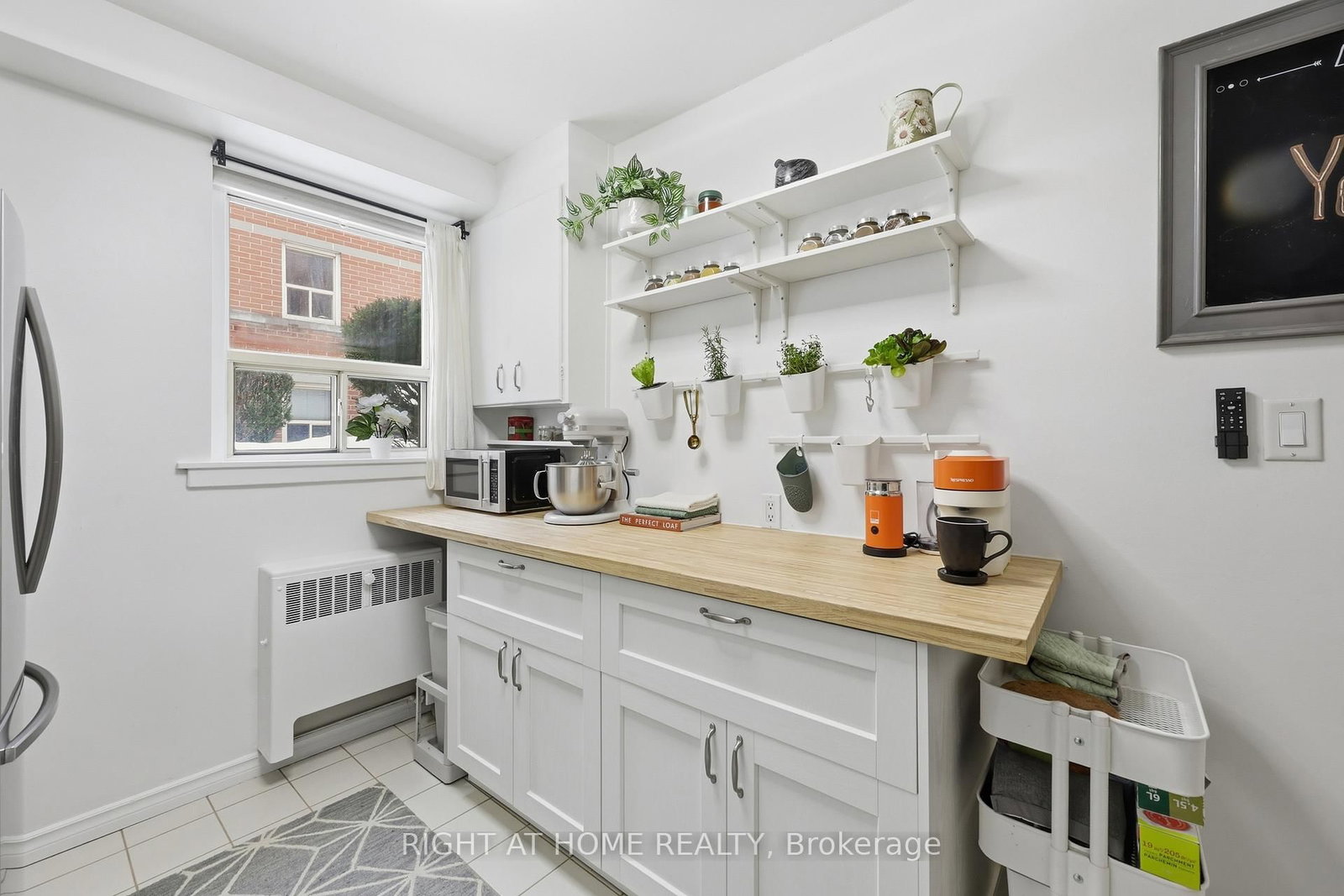 223 MacNab Street S, Unit 11 - Photo 11