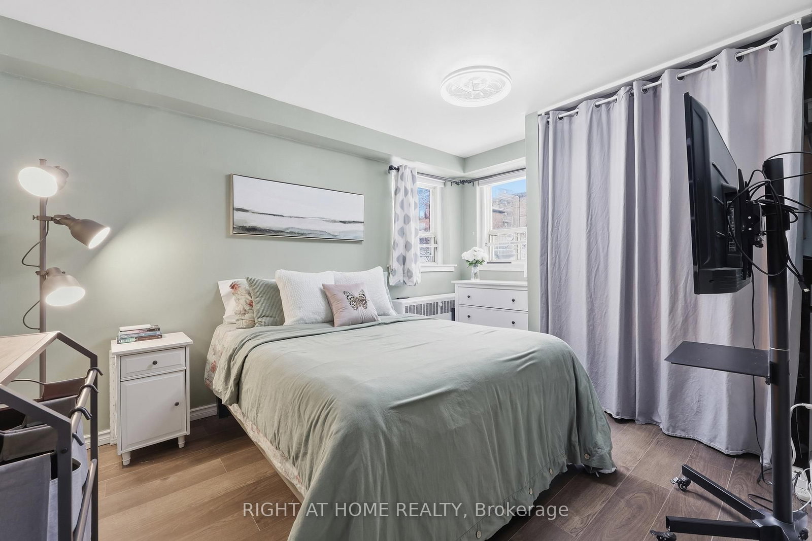 223 MacNab Street S, Unit 11 - Photo 12