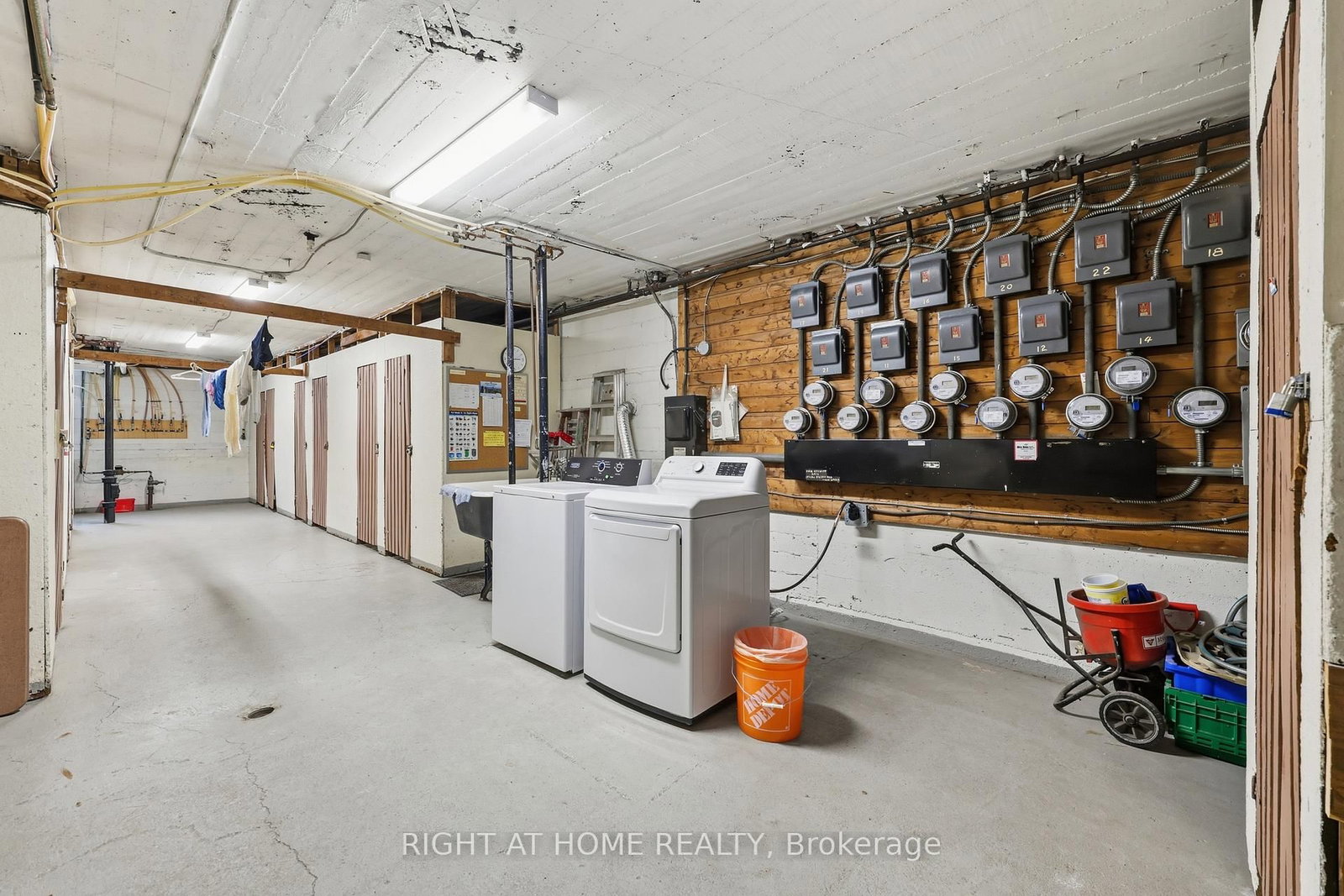 223 MacNab Street S, Unit 11 - Photo 16