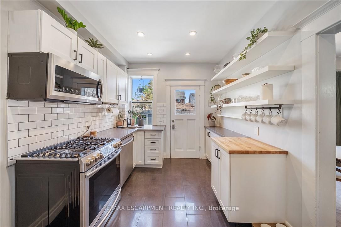 Detached House for sale at 30 Lottridge Street, Hamilton, Ontario, L8L 6T5 - Stipley - MLS: X13004488