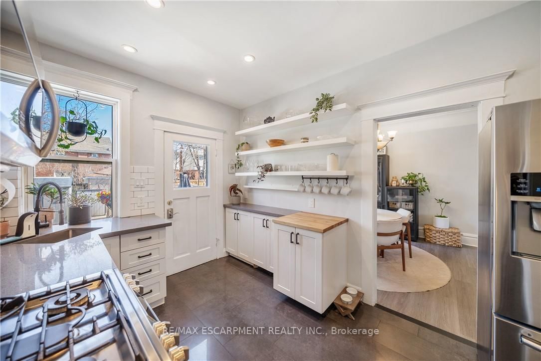 Detached House for sale at 30 Lottridge Street, Hamilton, Ontario, L8L 6T5 - Stipley - MLS: X13004488