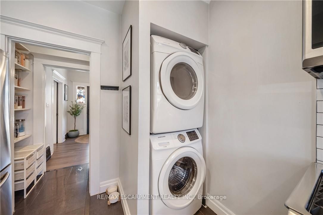 Detached House for sale at 30 Lottridge Street, Hamilton, Ontario, L8L 6T5 - Stipley - MLS: X13004488