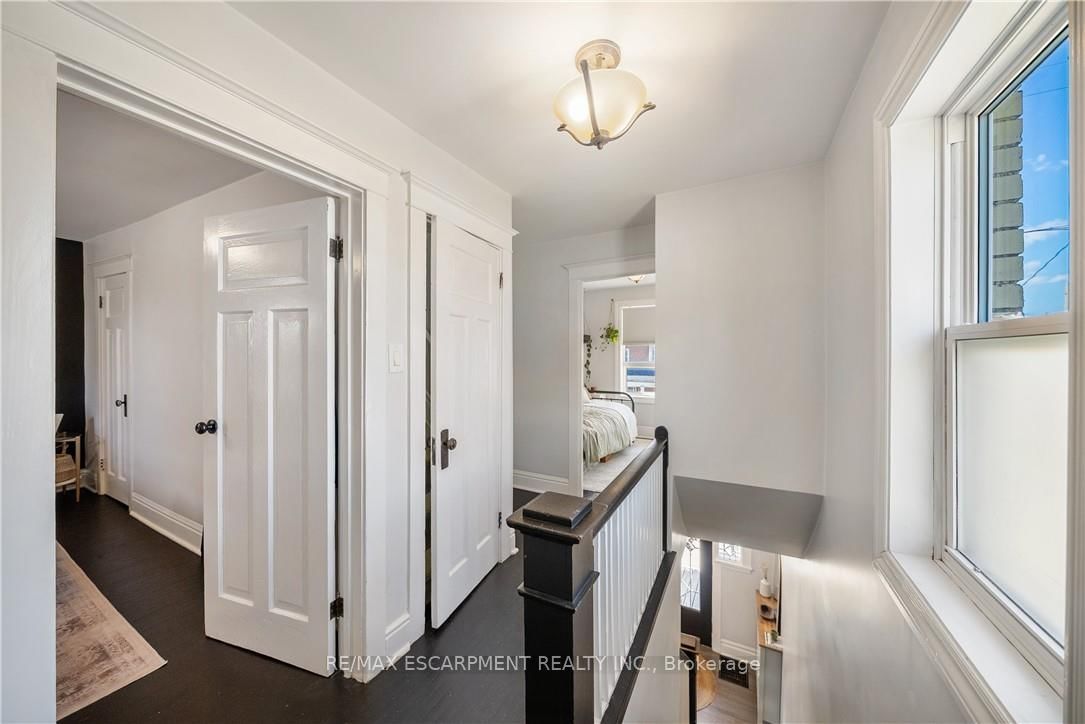 Detached House for sale at 30 Lottridge Street, Hamilton, Ontario, L8L 6T5 - Stipley - MLS: X13004488