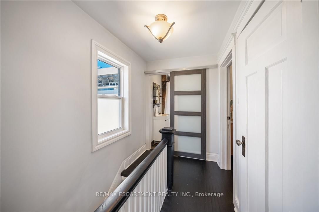 Detached House for sale at 30 Lottridge Street, Hamilton, Ontario, L8L 6T5 - Stipley - MLS: X13004488