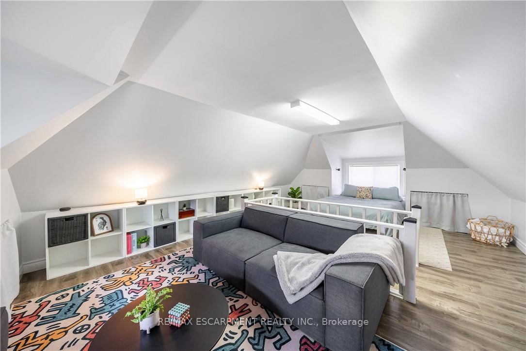 Detached House for sale at 30 Lottridge Street, Hamilton, Ontario, L8L 6T5 - Stipley - MLS: X13004488