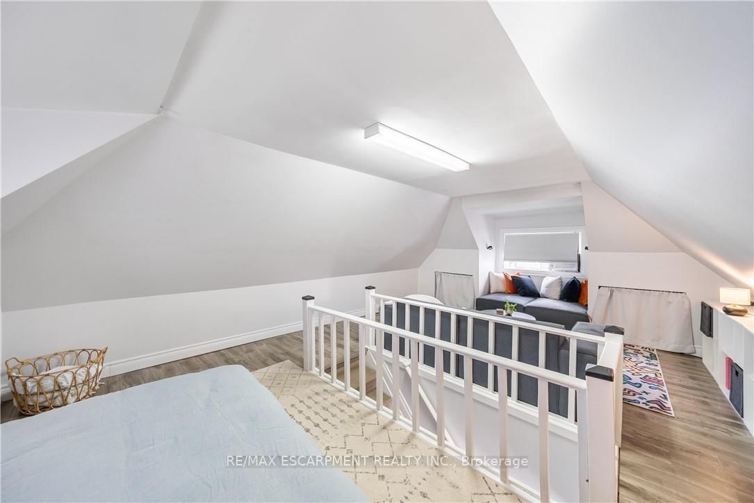 Detached House for sale at 30 Lottridge Street, Hamilton, Ontario, L8L 6T5 - Stipley - MLS: X13004488