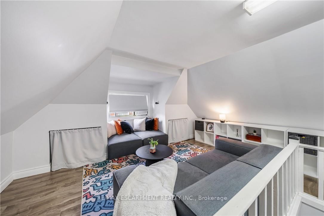 Detached House for sale at 30 Lottridge Street, Hamilton, Ontario, L8L 6T5 - Stipley - MLS: X13004488