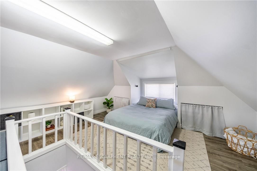 Detached House for sale at 30 Lottridge Street, Hamilton, Ontario, L8L 6T5 - Stipley - MLS: X13004488