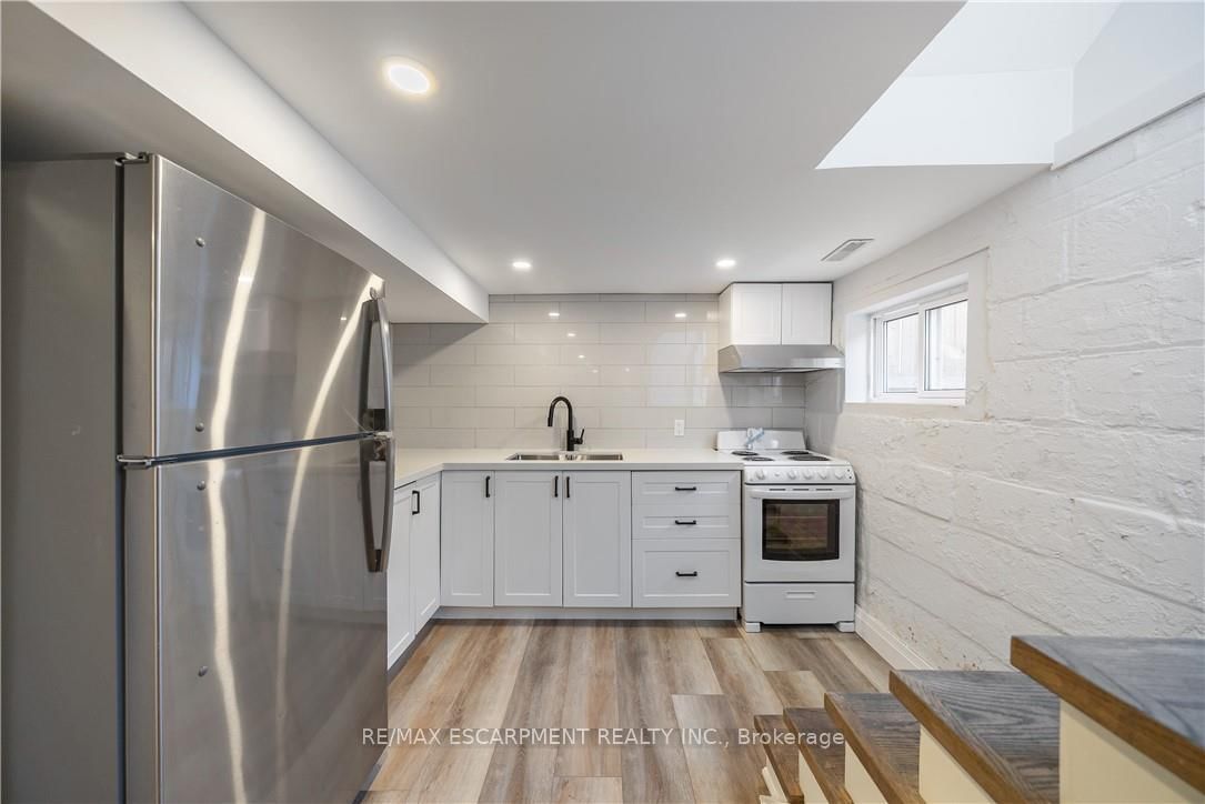 Detached House for sale at 30 Lottridge Street, Hamilton, Ontario, L8L 6T5 - Stipley - MLS: X13004488