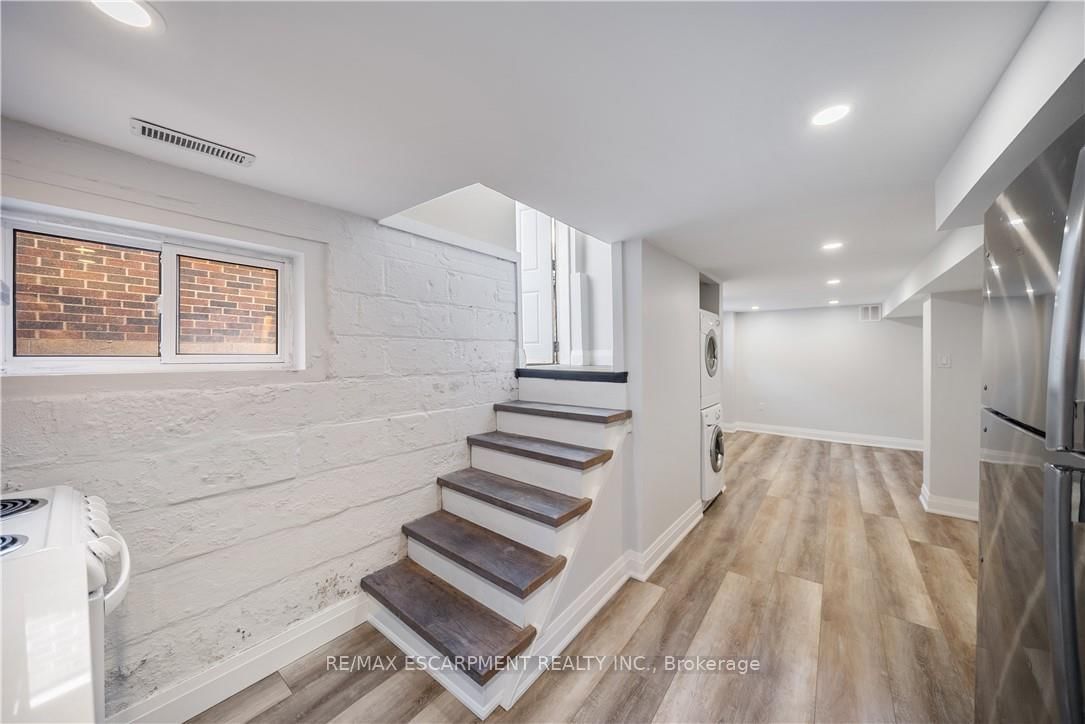 Detached House for sale at 30 Lottridge Street, Hamilton, Ontario, L8L 6T5 - Stipley - MLS: X13004488