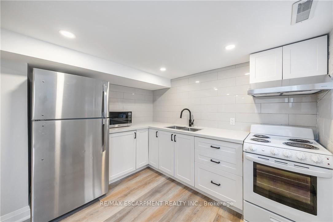 Detached House for sale at 30 Lottridge Street, Hamilton, Ontario, L8L 6T5 - Stipley - MLS: X13004488